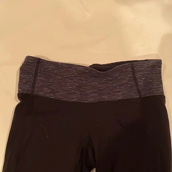 ATHLETA woman’s black and grey leggings - Picture 4 of 14